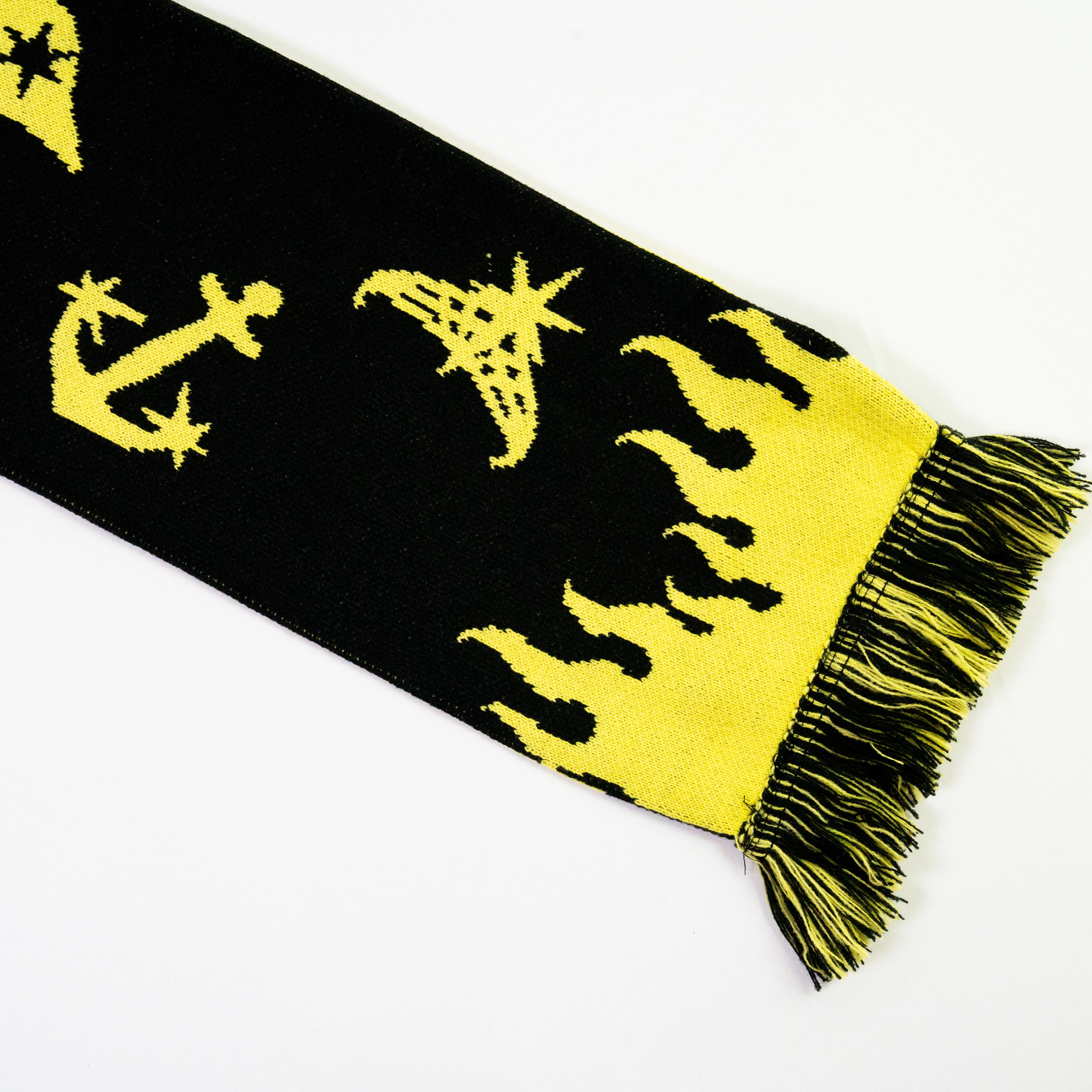 BEAUTIFUL CHAOS Slogan Muffler - Image 6
